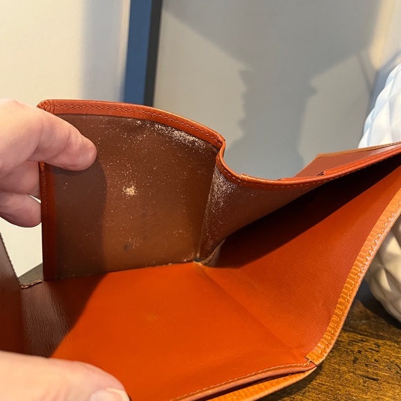 Authentic Vintage Louis Vuitton Tannish/Orange EPI Leather Women's Wallet - Picture 6 of 8